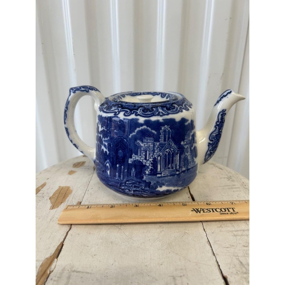 George Jones Abbey Flow Blue Luton shape Teapot (262)
